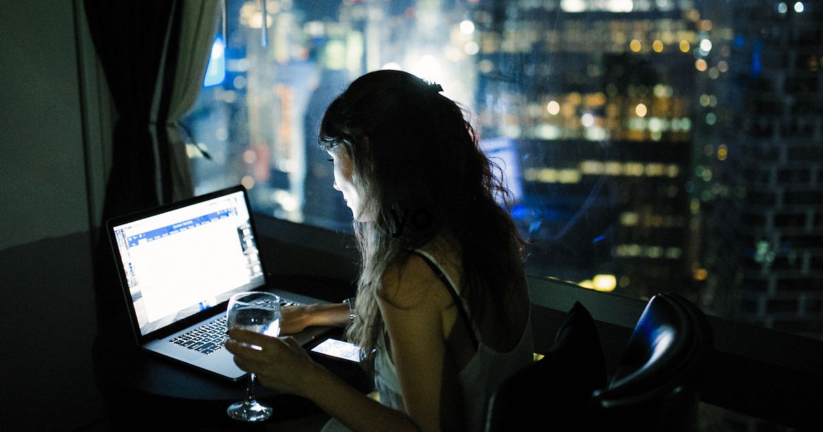 Lancer une activité en parallèle de son emploi : le guide concret